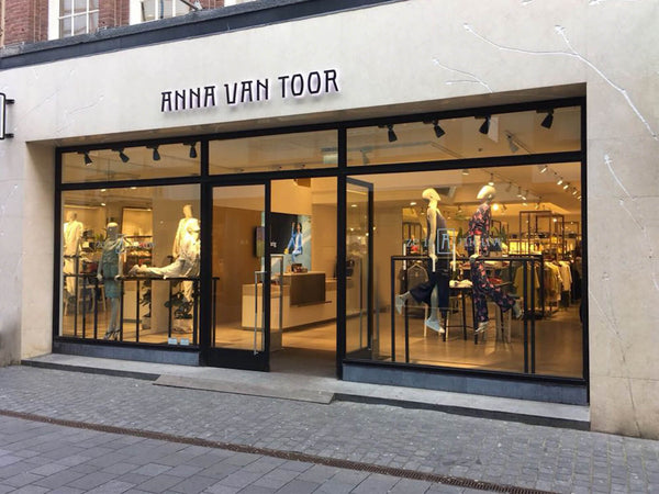 Lins joins Anna van Toor
